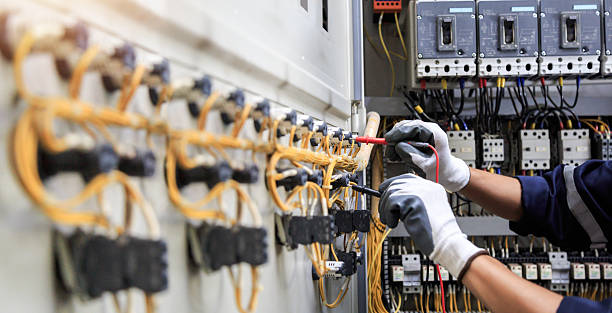 Professional Electrician technician working in Pigeon, MI